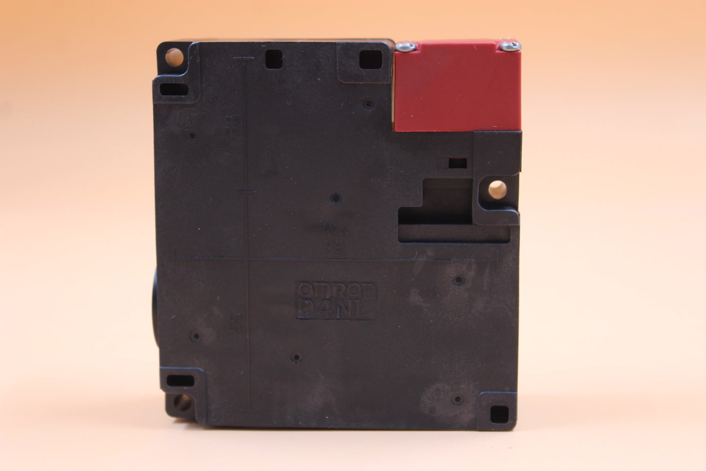 NEW | OMRON | D4NL-4CFA-B |
