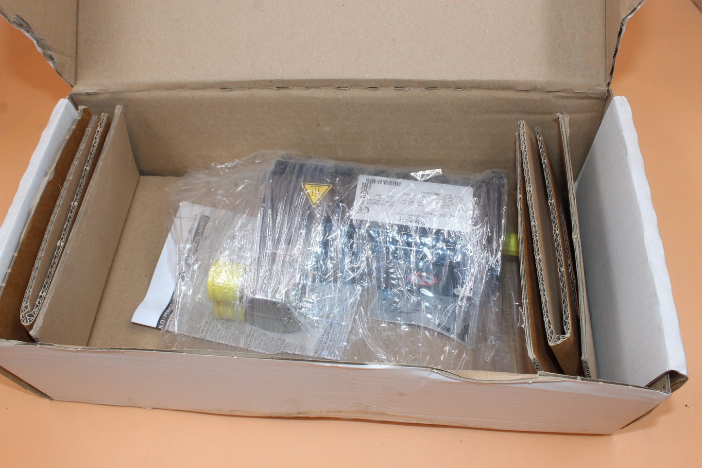 NEW | SCHNEIDER ELECTRIC | BSH0701P21A2A |