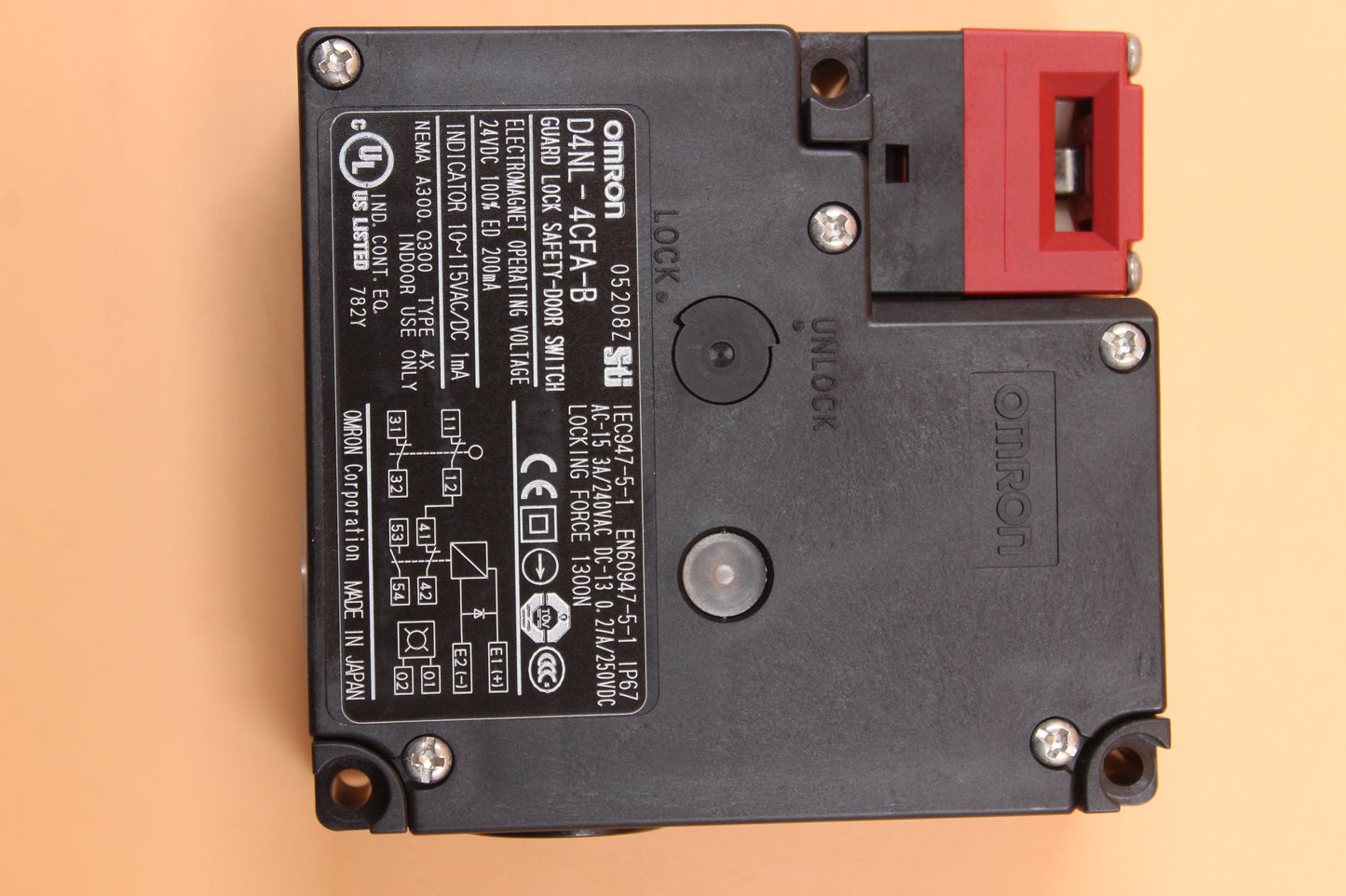 NEW | OMRON | D4NL-4CFA-B |