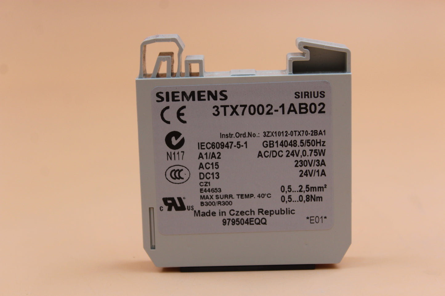 NEW | SIEMENS | 3TX7002-1AB02 |