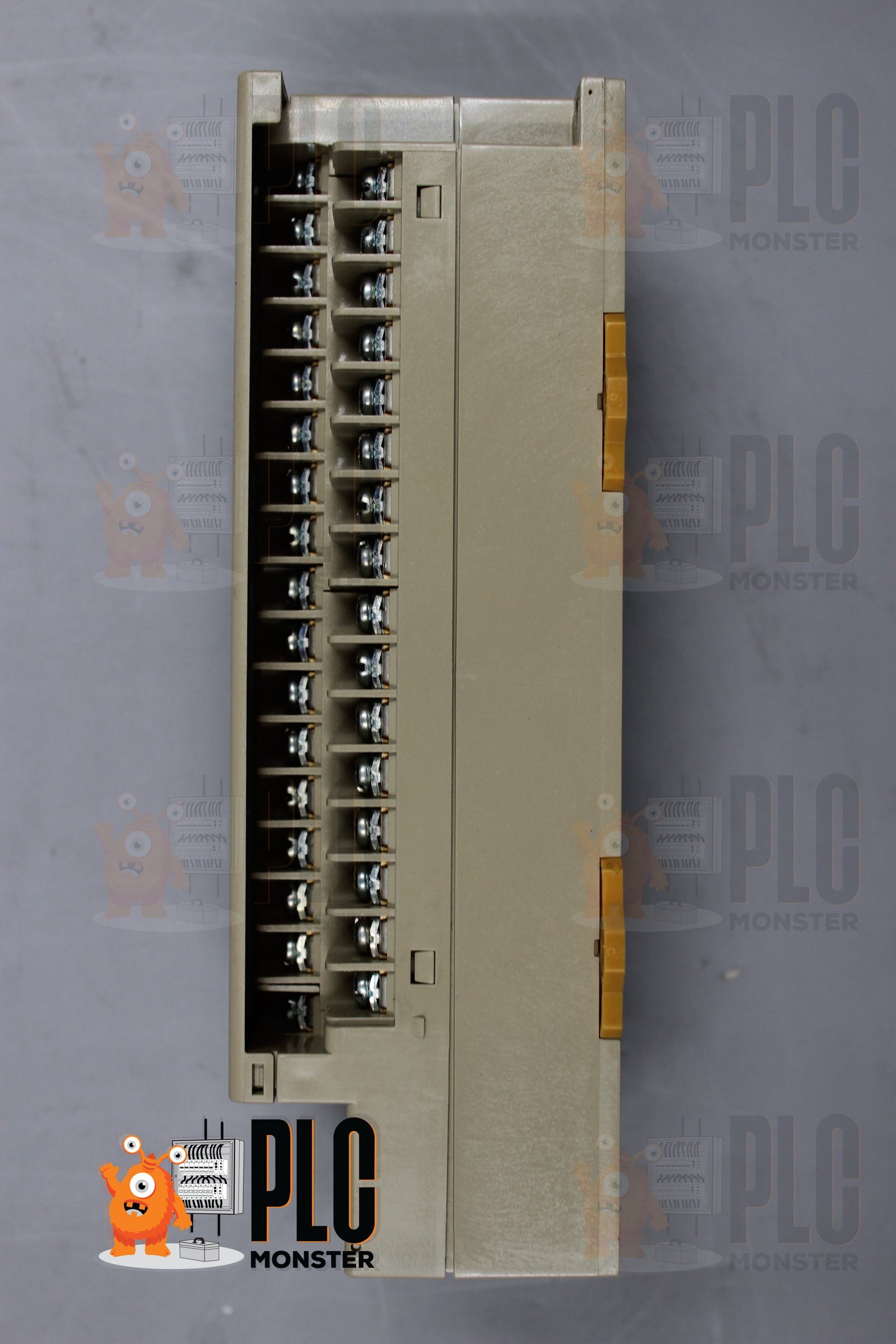 NEW | OMRON | SRT2-ROC16 |