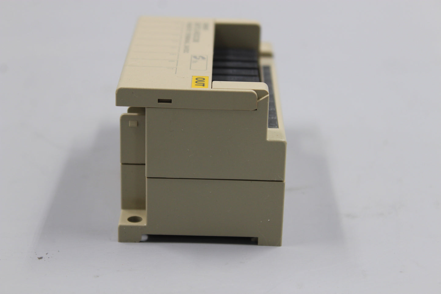 NEW | OMRON | SRT2-ROC08 |