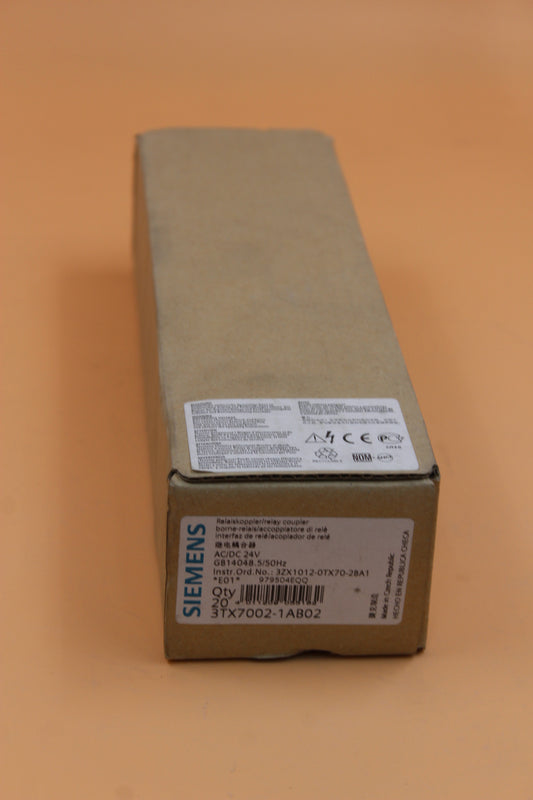 NEW | SIEMENS | 3TX7002-1AB02 |
