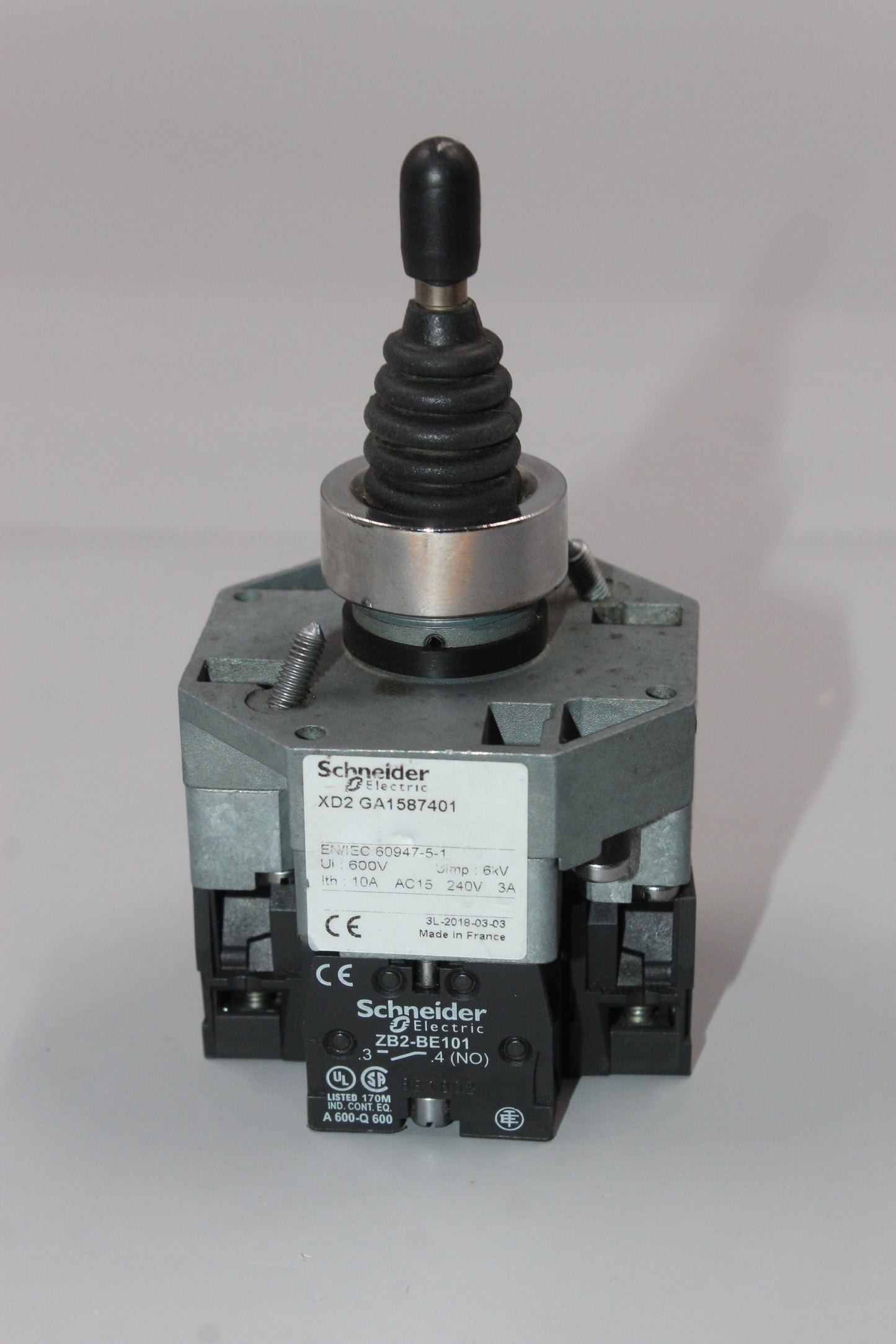 NEW OPEN BOX | SCHNEIDER ELECTRIC | XD2 GA1587401 |