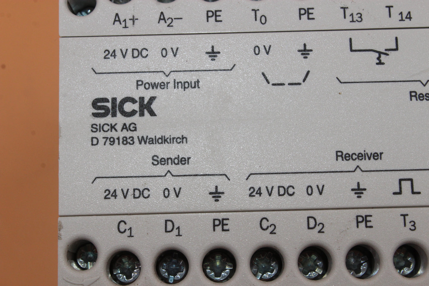 NEW NO BOX | SICK | LCUX1-400 |