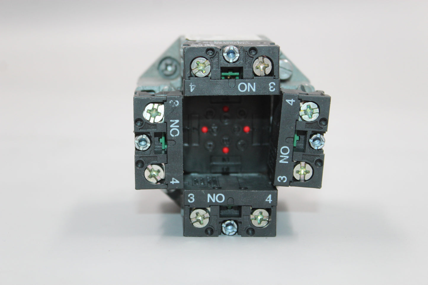 NEW OPEN BOX | SCHNEIDER ELECTRIC | XD2 GA1587401 |
