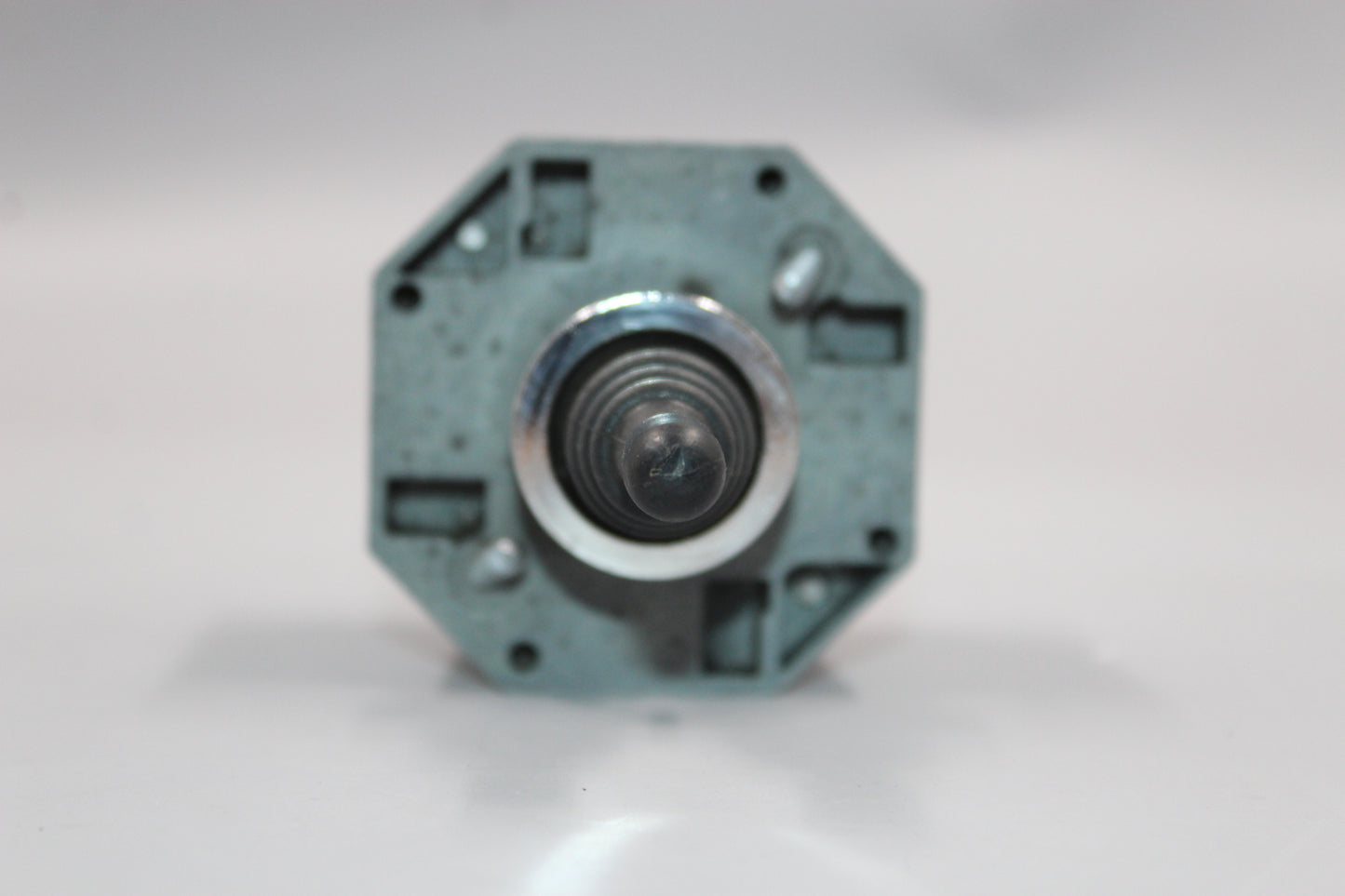 NEW OPEN BOX | SCHNEIDER ELECTRIC | XD2 GA1587401 |