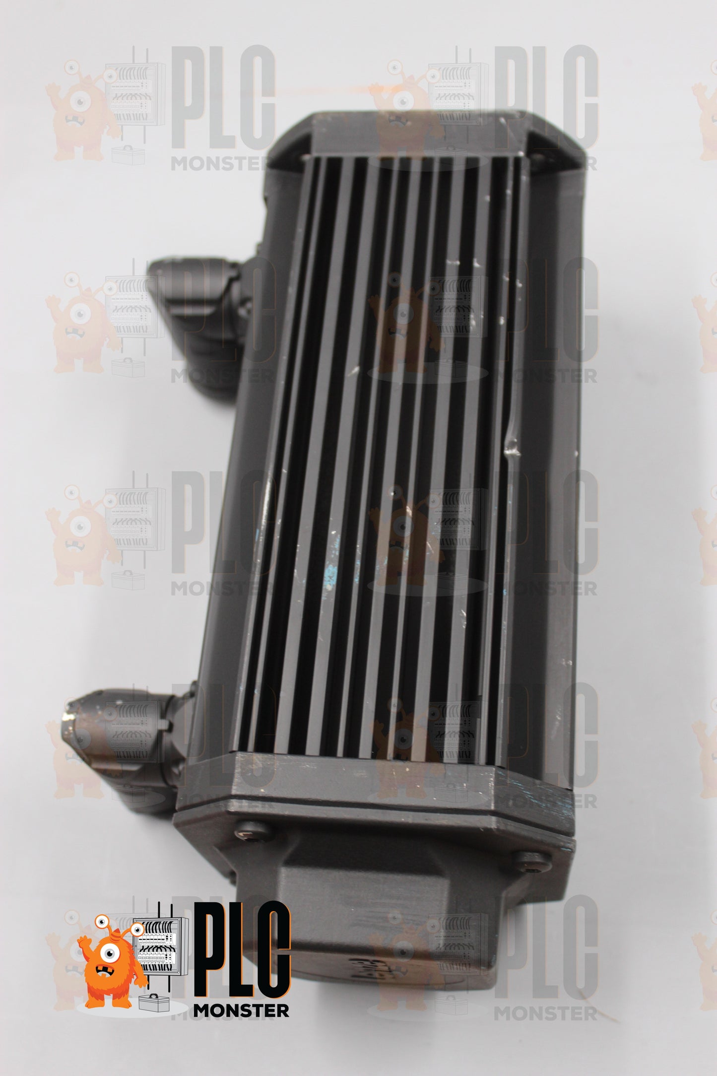 NEW NO BOX | Lenze | MDSKSRS056-33 |